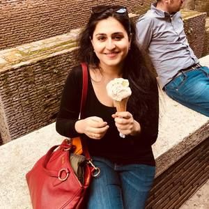 Meet your Posher, Mrinalini